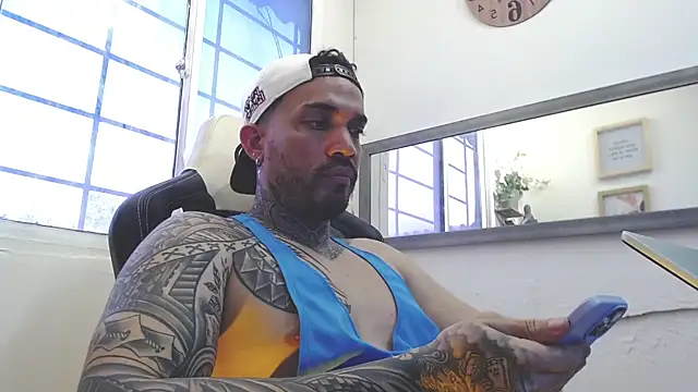 Snapshot of Angel_sex_latin chatting on 02/16/25, 09:38 Angel sex latin online show from 02/16/25, 09:38