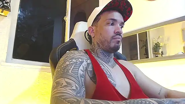 Snapshot of Angel_sex_latin chatting on 02/21/25, 07:34 Angel sex latin online show from 02/21/25, 07:34