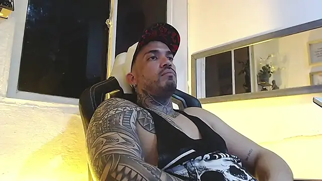 Snapshot of Angel_sex_latin chatting on 02/22/25, 07:34 Angel sex latin online show from 02/22/25, 07:34