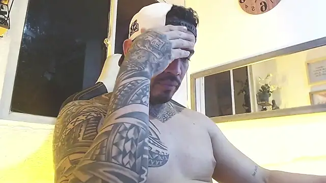 Snapshot of Angel_sex_latin chatting on 02/23/25, 05:34 Angel sex latin online show from 02/23/25, 05:34