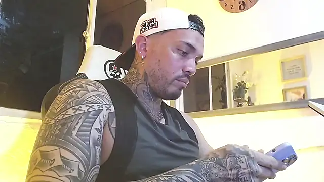 Snapshot of Angel_sex_latin chatting on 02/23/25, 08:39 Angel sex latin online show from 02/23/25, 08:39