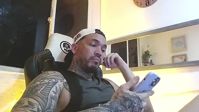 Snapshot of Angel_sex_latin chatting on 03/02/25, 06:59 Angel sex latin online show from 03/02/25, 06:59