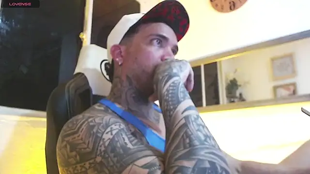 Snapshot of Angel_sex_latin chatting on 03/06/25, 07:03 Angel sex latin online show from 03/06/25, 07:03