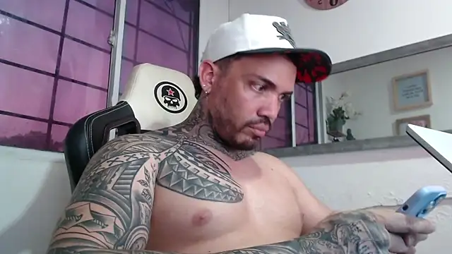 Snapshot of Angel_sex_latin chatting on 03/08/25, 11:18 Angel sex latin online show from 03/08/25, 11:18