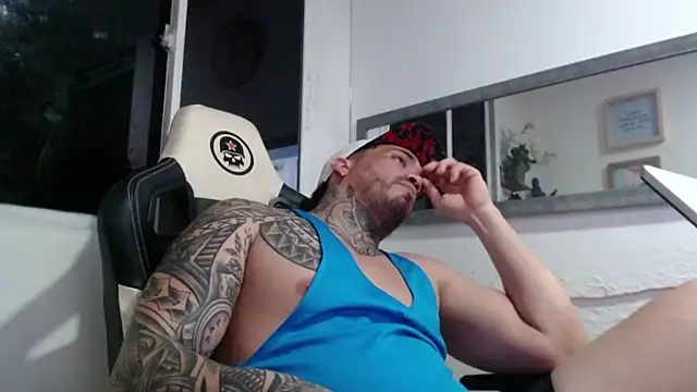 Snapshot of Angel_sex_latin chatting on 03/10/25, 05:54 Angel sex latin online show from 03/10/25, 05:54