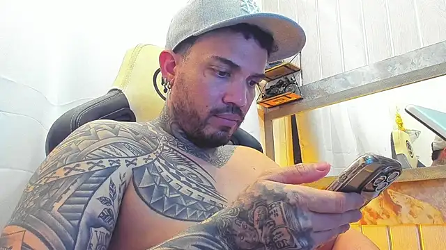 Snapshot of Angel_sex_latin chatting on 09/11/25, 04:34 Angel sex latin online show from 09/11/25, 04:34