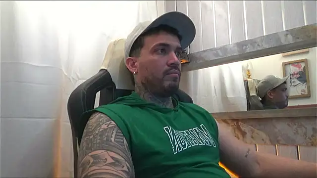 Snapshot of Angel_sex_latin chatting on 09/27/25, 07:46 Angel sex latin online show from 09/27/25, 07:46