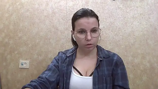 Snapshot of JeorginaJ chatting on 02/04/25, 03:57 JeorginaJ online show from 02/04/25, 03:57