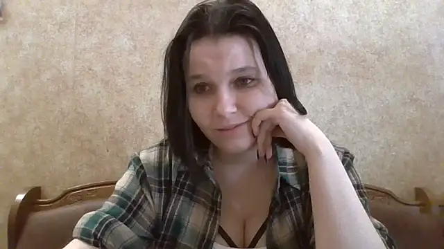 Snapshot of JeorginaJ chatting on 03/06/25, 01:03 JeorginaJ online show from 03/06/25, 01:03