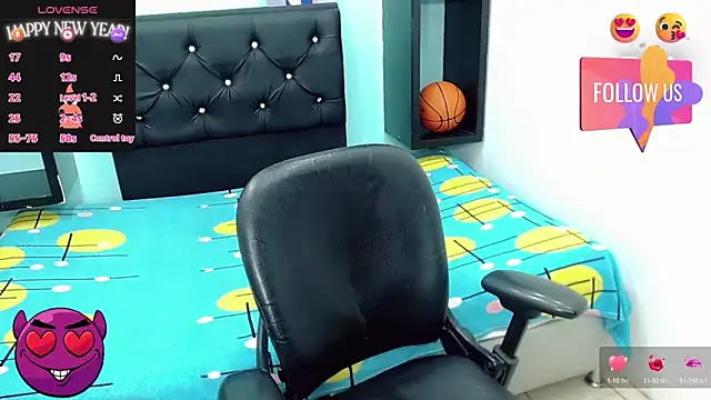 Snapshot of kinverly_sexyx chatting on 12/21/25, 05:25 kinverly sexyx online show from 12/21/25, 05:25