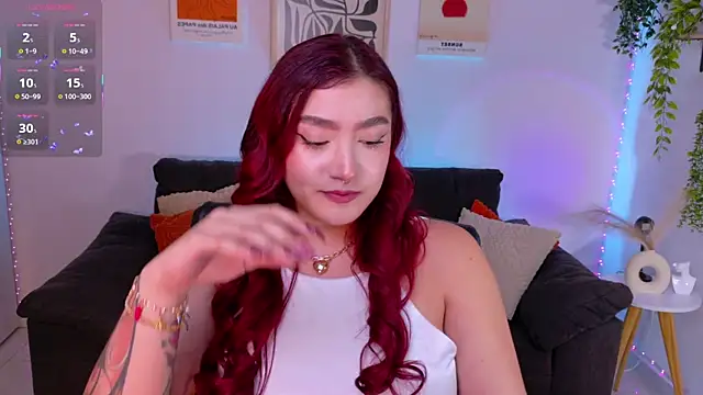 ViolettCastel online show from 07/16/26, 12:05