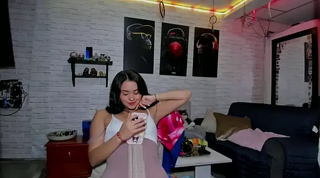 Snapshot of Kimmymadison- chatting on 12/05/24, 02:20 Kimmymadison- online show from 12/05/24, 02:20