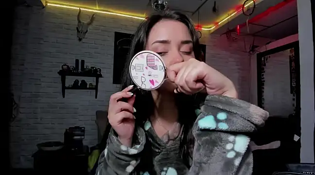 Snapshot of Kimmymadison- chatting on 12/08/24, 08:30 Kimmymadison- online show from 12/08/24, 08:30