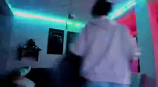 Snapshot of Kimmymadison- chatting on 12/22/24, 06:48 Kimmymadison- online show from 12/22/24, 06:48