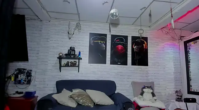 Snapshot of Kimmymadison- chatting on 01/02/25, 11:49 Kimmymadison- online show from 01/02/25, 11:49