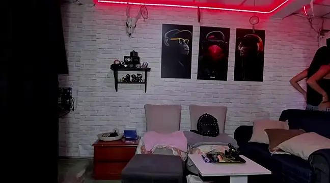 Snapshot of Kimmymadison- chatting on 01/19/25, 02:25 Kimmymadison- online show from 01/19/25, 02:25