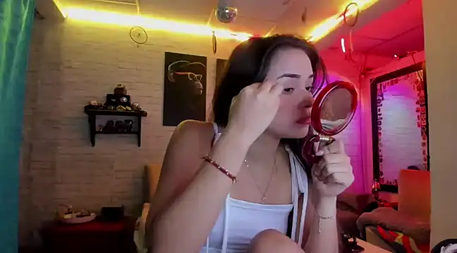 Snapshot of Kimmymadison- chatting on 02/05/25, 09:29 Kimmymadison- online show from 02/05/25, 09:29