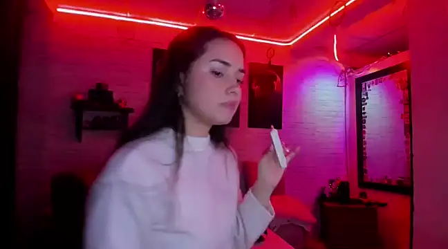 Snapshot of Kimmymadison- chatting on 02/09/25, 05:33 Kimmymadison- online show from 02/09/25, 05:33