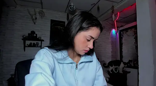 Snapshot of Kimmymadison- chatting on 02/12/25, 09:11 Kimmymadison- online show from 02/12/25, 09:11