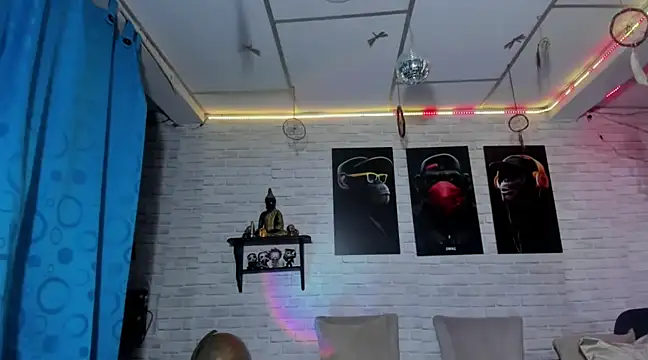 Snapshot of Kimmymadison- chatting on 02/28/25, 09:33 Kimmymadison- online show from 02/28/25, 09:33