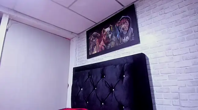 Snapshot of Kimmymadison- chatting on 03/08/25, 01:39 Kimmymadison- online show from 03/08/25, 01:39