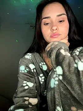 Snapshot of Kimmymadison- chatting on 10/01/25, 03:34 Kimmymadison- online show from 10/01/25, 03:34