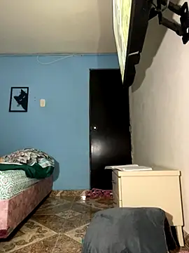 Snapshot of Kimmymadison- chatting on 10/18/25, 08:37 Kimmymadison- online show from 10/18/25, 08:37