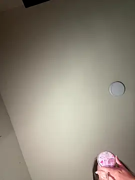 Snapshot of Kimmymadison- chatting on 11/11/25, 08:53 Kimmymadison- online show from 11/11/25, 08:53