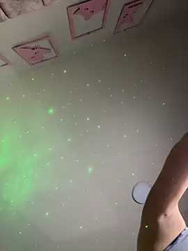 Snapshot of Kimmymadison- chatting on 11/12/25, 09:03 Kimmymadison- online show from 11/12/25, 09:03