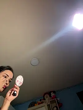 Snapshot of Kimmymadison- chatting on 12/01/25, 09:42 Kimmymadison- online show from 12/01/25, 09:42