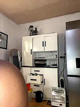 Snapshot of AssMilkymellowxx chatting on 10/09/25, 12:14 AssMilkymellowxx online show from 10/09/25, 12:14