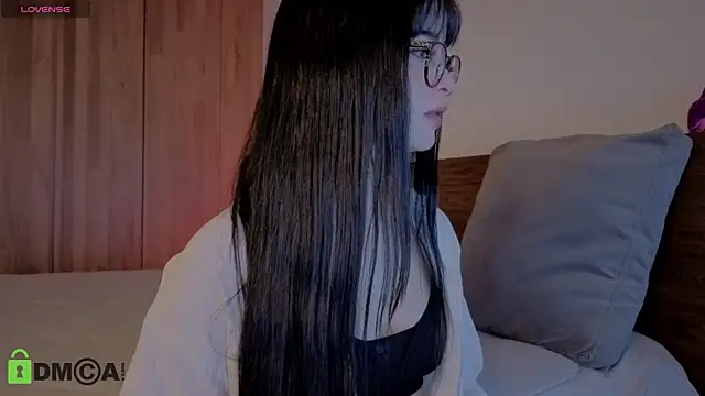 Snapshot of Roxxy_mora chatting on 07/14/26, 10:26 Roxxy mora online show from 07/14/26, 10:26