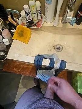 Snapshot of dominemoi4 chatting on 10/21/25, 09:21 dominemoi4 online show from 10/21/25, 09:21