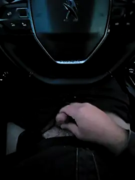 Snapshot of dominemoi4 chatting on 12/05/25, 04:14 dominemoi4 online show from 12/05/25, 04:14