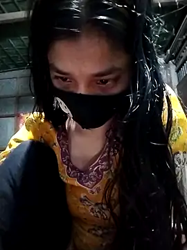 Snapshot of Aruyeshi- chatting on 09/11/25, 12:44 Aruyeshi- online show from 09/11/25, 12:44