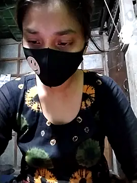 Snapshot of Aruyeshi- chatting on 09/13/25, 01:22 Aruyeshi- online show from 09/13/25, 01:22