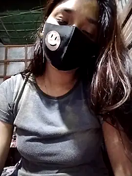 Snapshot of Aruyeshi- chatting on 10/05/25, 03:32 Aruyeshi- online show from 10/05/25, 03:32