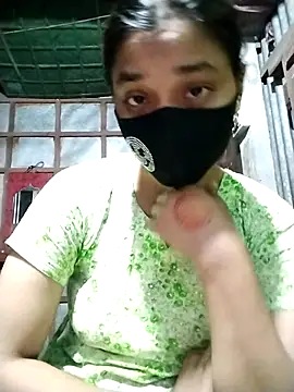 Snapshot of Aruyeshi- chatting on 10/14/25, 03:29 Aruyeshi- online show from 10/14/25, 03:29