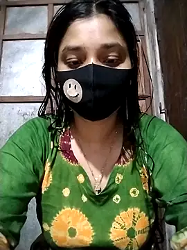 Snapshot of Aruyeshi- chatting on 10/29/25, 03:31 Aruyeshi- online show from 10/29/25, 03:31