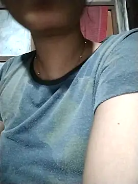 Snapshot of Aruyeshi- chatting on 10/31/25, 03:40 Aruyeshi- online show from 10/31/25, 03:40