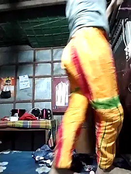 Snapshot of Aruyeshi- chatting on 11/16/25, 12:55 Aruyeshi- online show from 11/16/25, 12:55