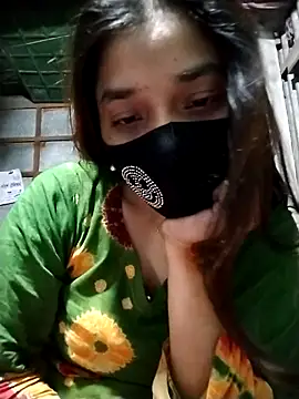 Snapshot of Aruyeshi- chatting on 11/18/25, 03:45 Aruyeshi- online show from 11/18/25, 03:45