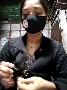 Snapshot of Aruyeshi- chatting on 11/26/25, 11:55 Aruyeshi- online show from 11/26/25, 11:55