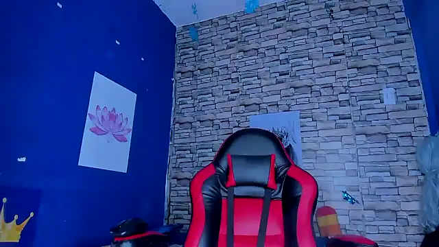 sofiacastillo01 online show from 02/17/25, 12:38