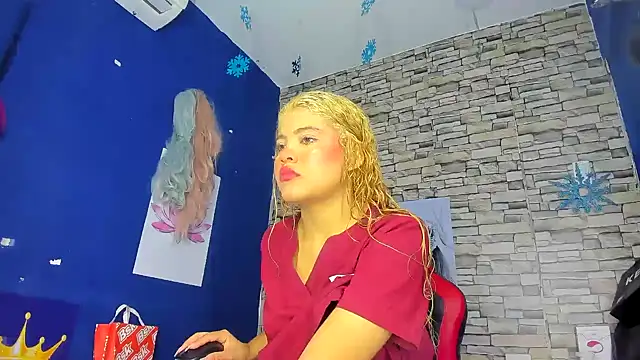 sofiacastillo01 online show from 03/16/25, 01:06