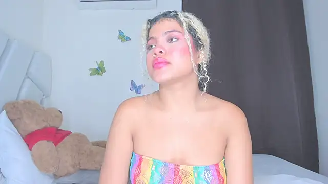 sofiacastillo01 online show from 04/07/26, 06:14