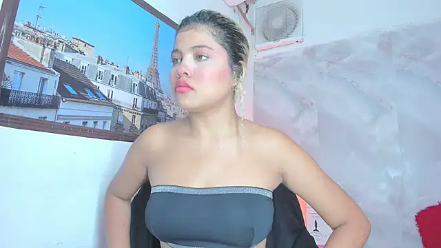 Snapshot of sofiacastillo01 chatting on 05/28/26, 01:41 sofiacastillo01 online show from 05/28/26, 01:41