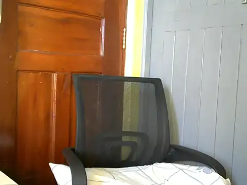 Sexy burberry online show from 12/22/24, 06:17