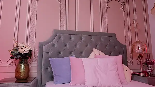 LucyAddison online show from 09/19/25, 03:41