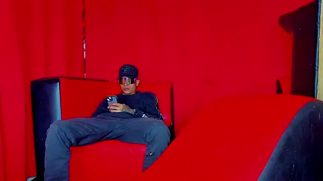 Extreme Team8 online show from 11/16/25, 11:21